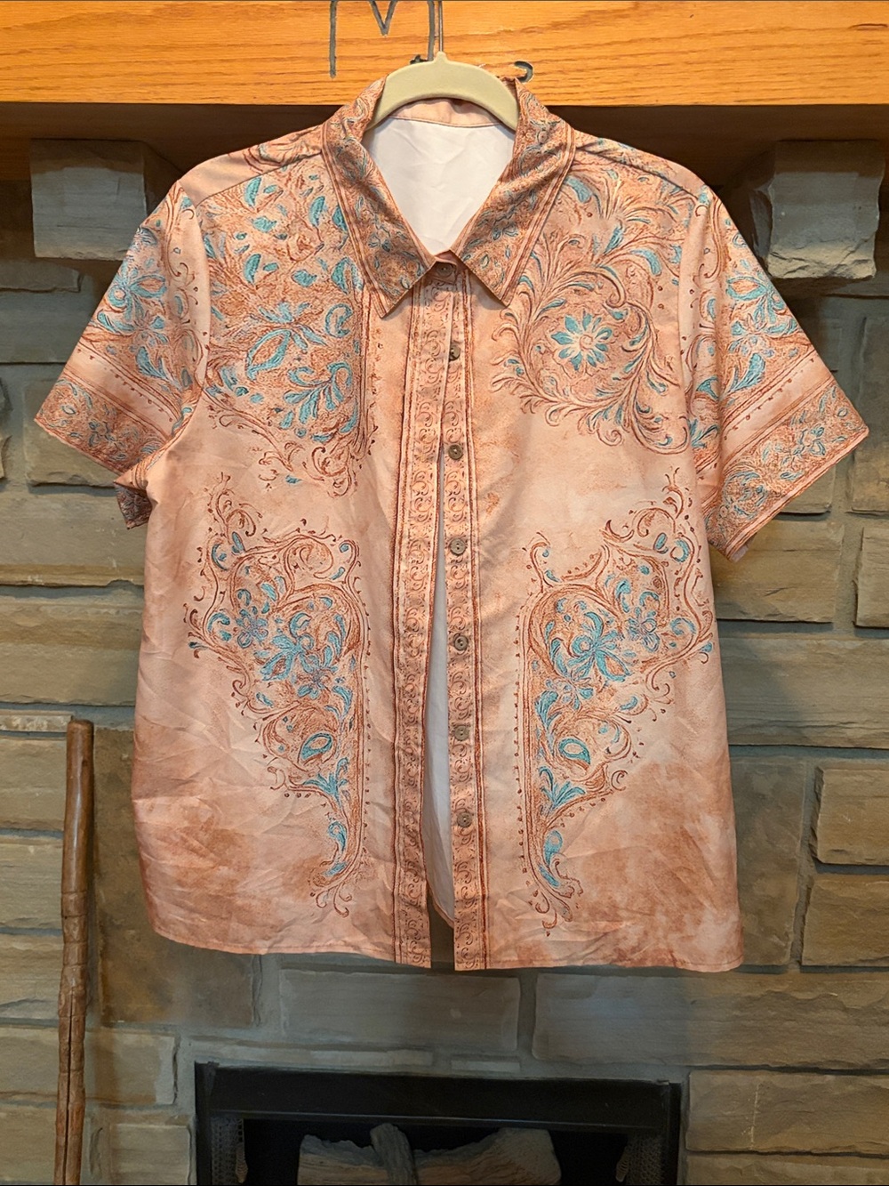 Women’s Short-Sleeve Floral Print Shirt in Peach with Teal Accents